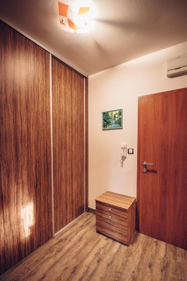 Apartmany Domino Zelezna Ruda Exterior photo