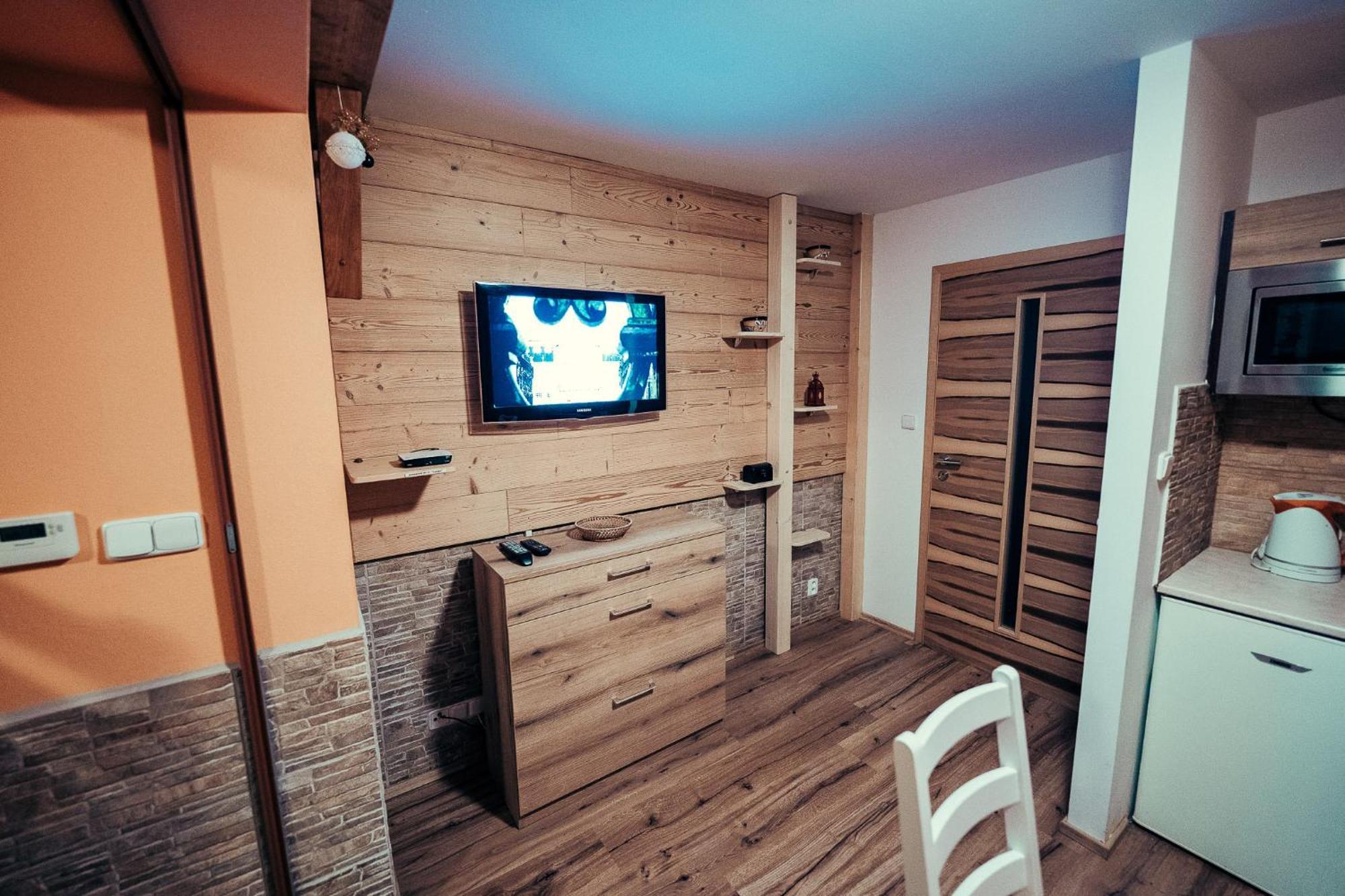 Apartmany Domino Zelezna Ruda Exterior photo